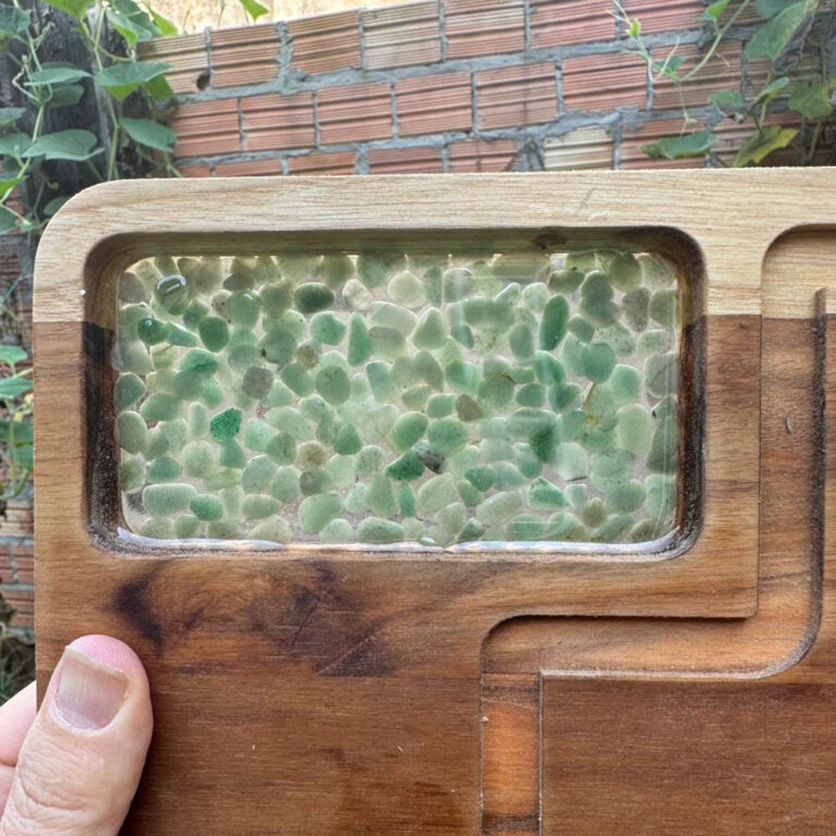 tabua-teca-resinada-quatzo-verde
